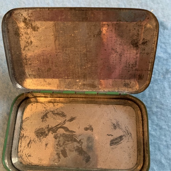 Vintage Lucky Strike Tin Box, R.A. Patterson Tobacco Company - Picture 3 of 3